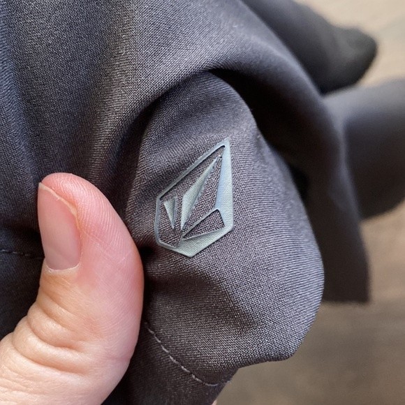 Volcom boys dark gray  active adjustable waist shorts size 14/16 - Picture 5 of 8